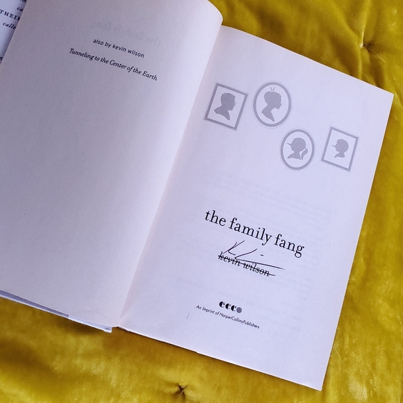 The Family Fang Kevin Wilson 2011 Signed First Edition Hardcover Dustjacket - Picture 4 of 14